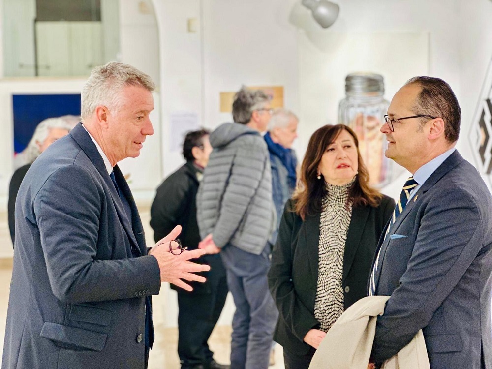 Visita en el Consulado de Colombia en Roma la exposición que se realiza en homenaje a “La Vorágine”